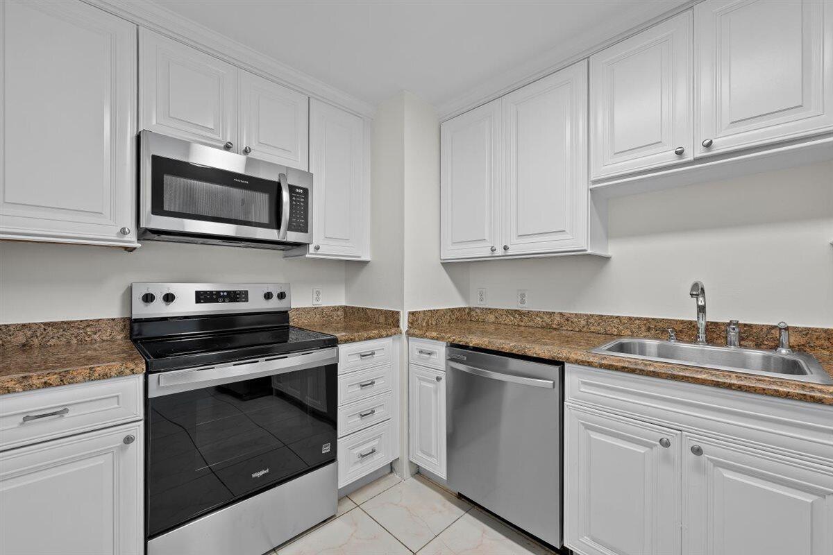 PALM BEACH HOUSE CONDO - Residential