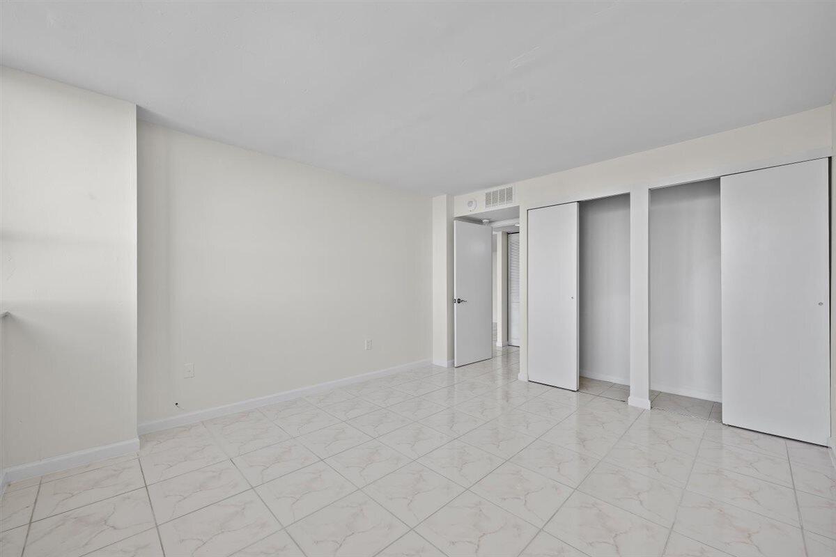 PALM BEACH HOUSE CONDO - Residential