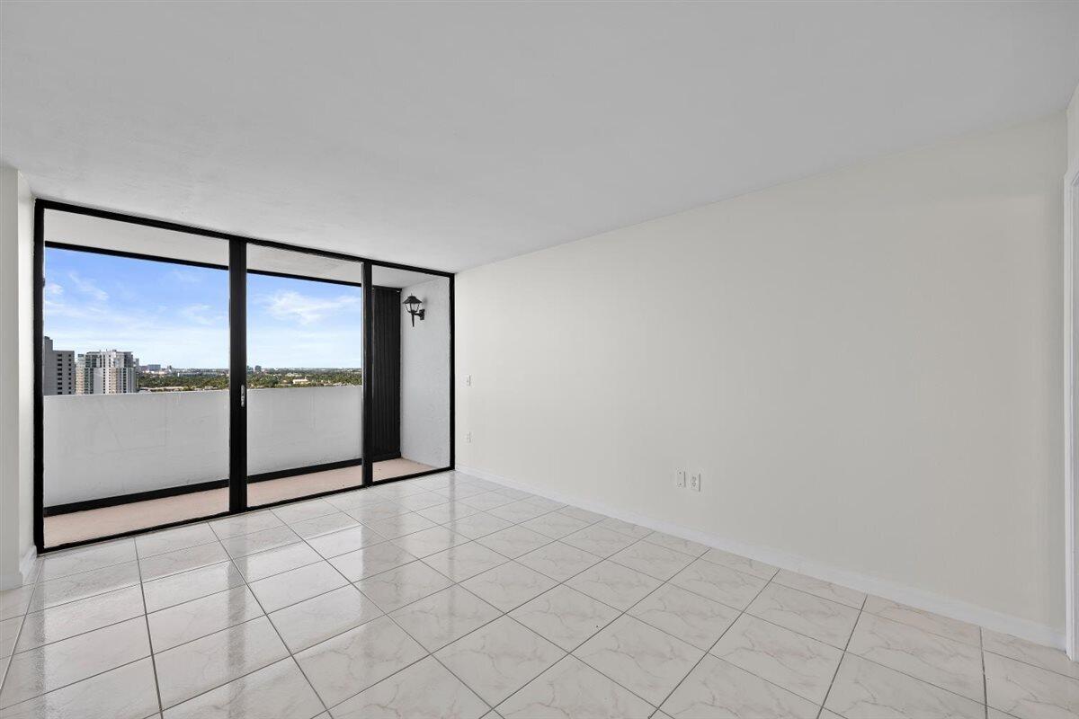 PALM BEACH HOUSE CONDO - Residential