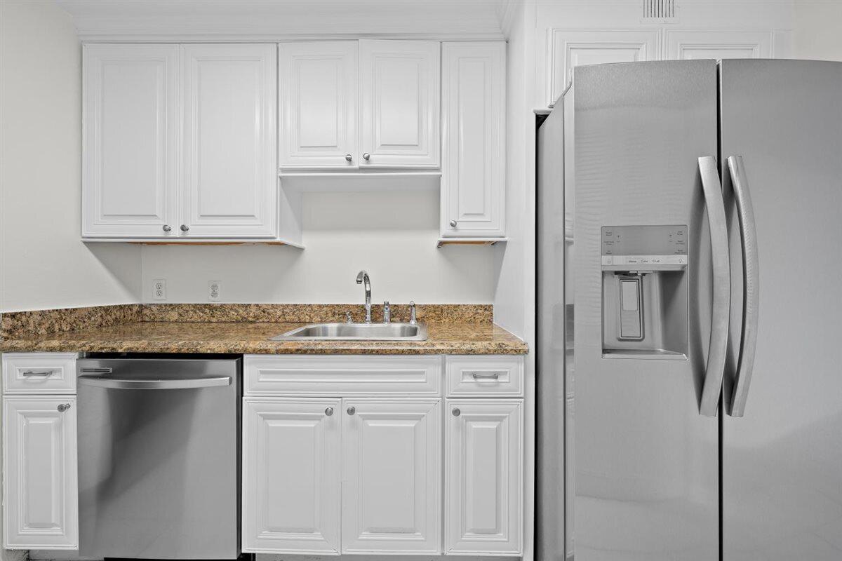 PALM BEACH HOUSE CONDO - Residential