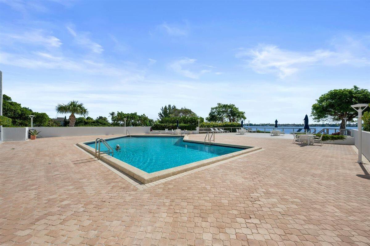 PALM BEACH HOUSE CONDO - Residential