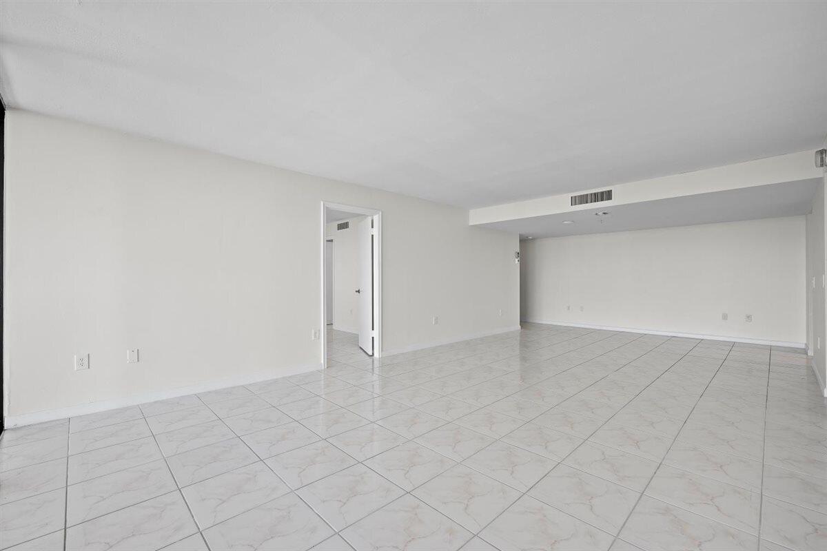 PALM BEACH HOUSE CONDO - Residential
