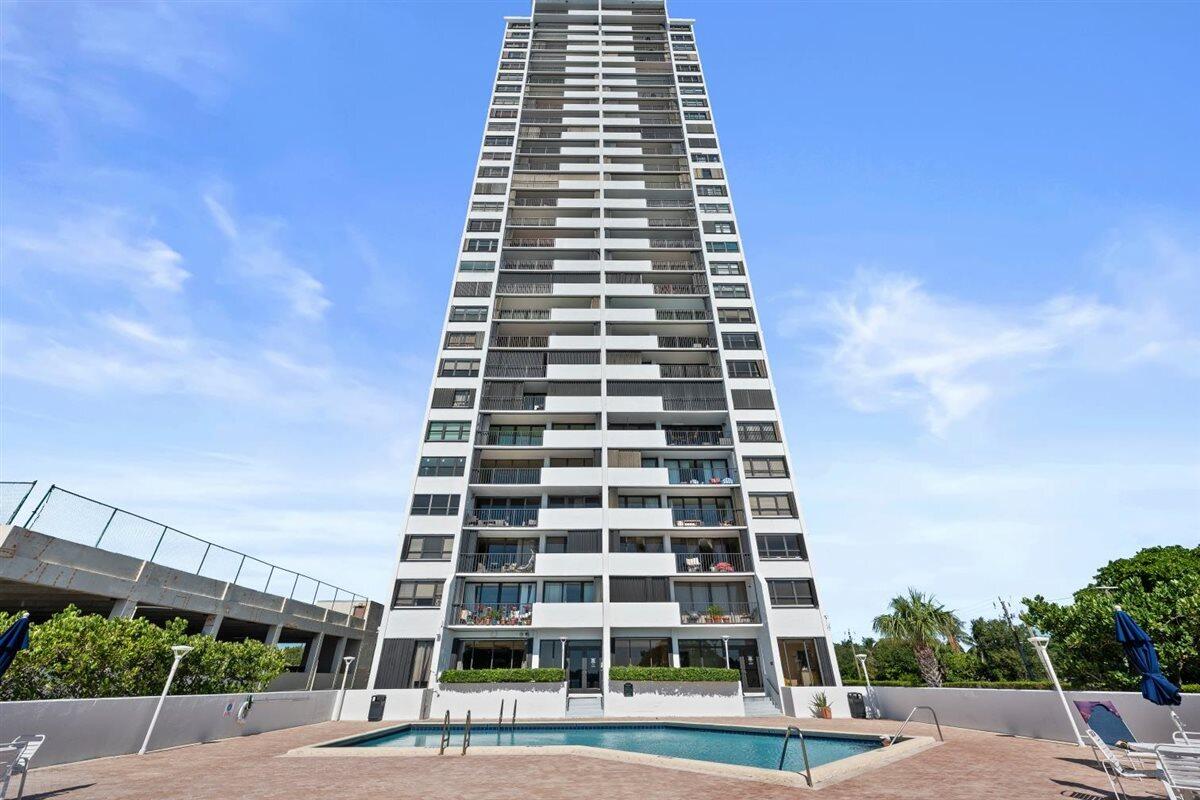 PALM BEACH HOUSE CONDO - Residential