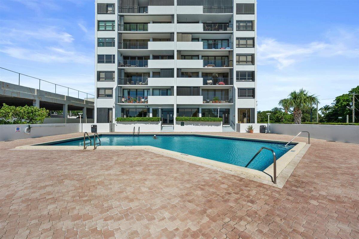 PALM BEACH HOUSE CONDO - Residential