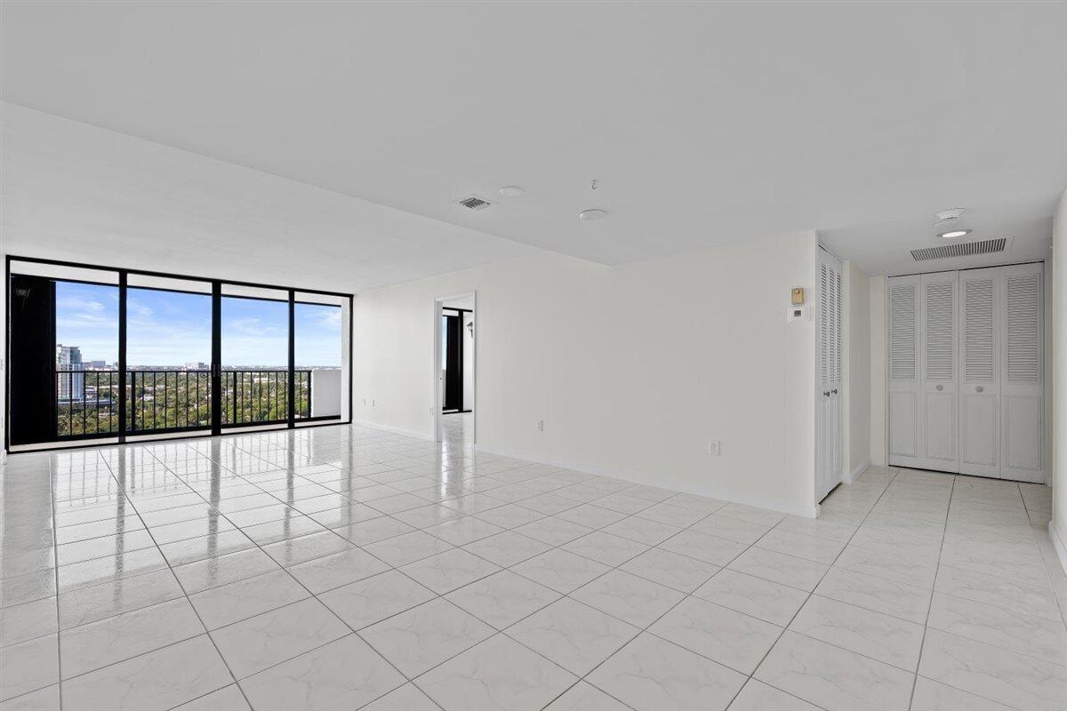 PALM BEACH HOUSE CONDO - Residential