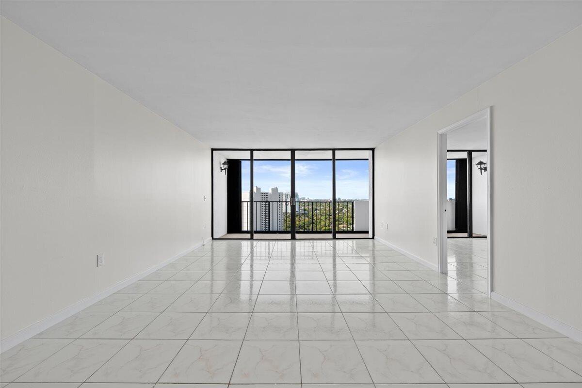 PALM BEACH HOUSE CONDO - Residential
