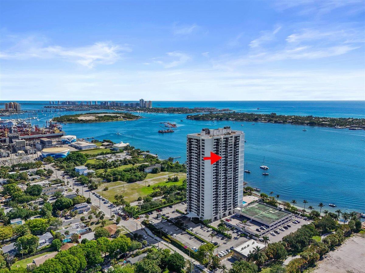 PALM BEACH HOUSE CONDO - Residential