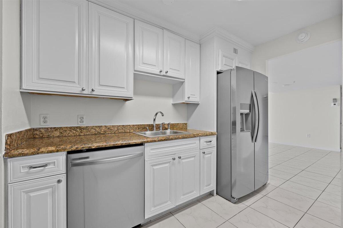 PALM BEACH HOUSE CONDO - Residential