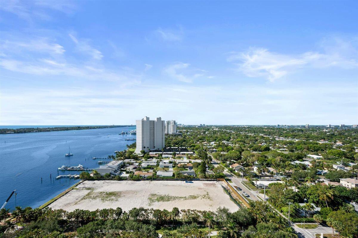 PALM BEACH HOUSE CONDO - Residential