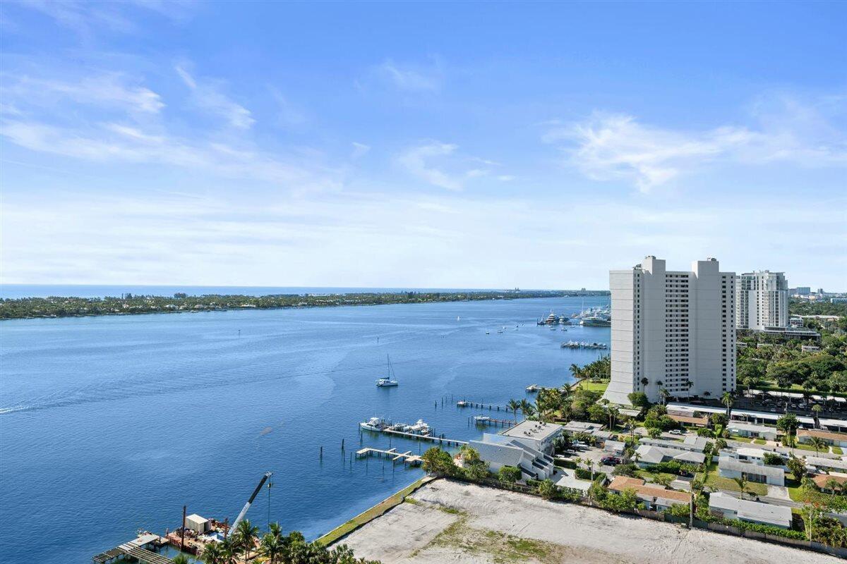PALM BEACH HOUSE CONDO - Residential