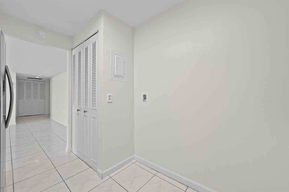 PALM BEACH HOUSE CONDO - Residential