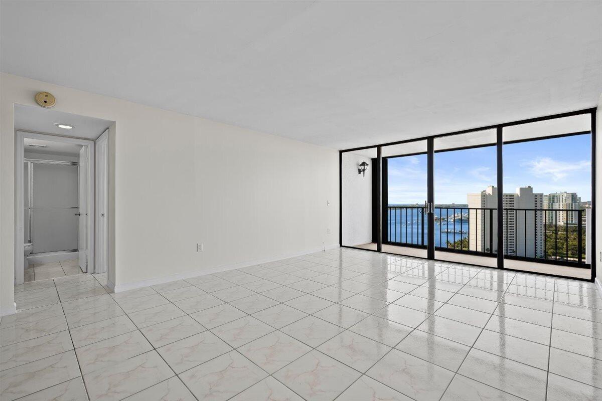 PALM BEACH HOUSE CONDO - Residential