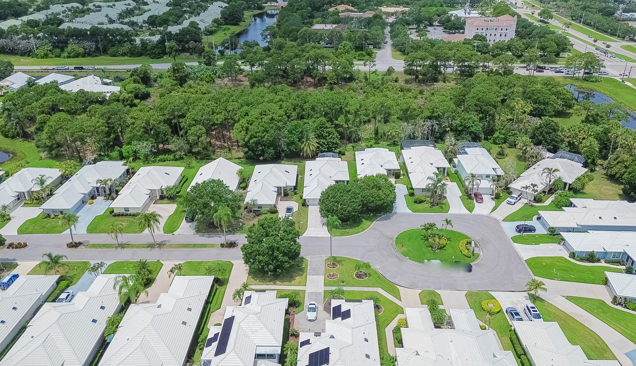 FAIRWAY ISLE - Residential