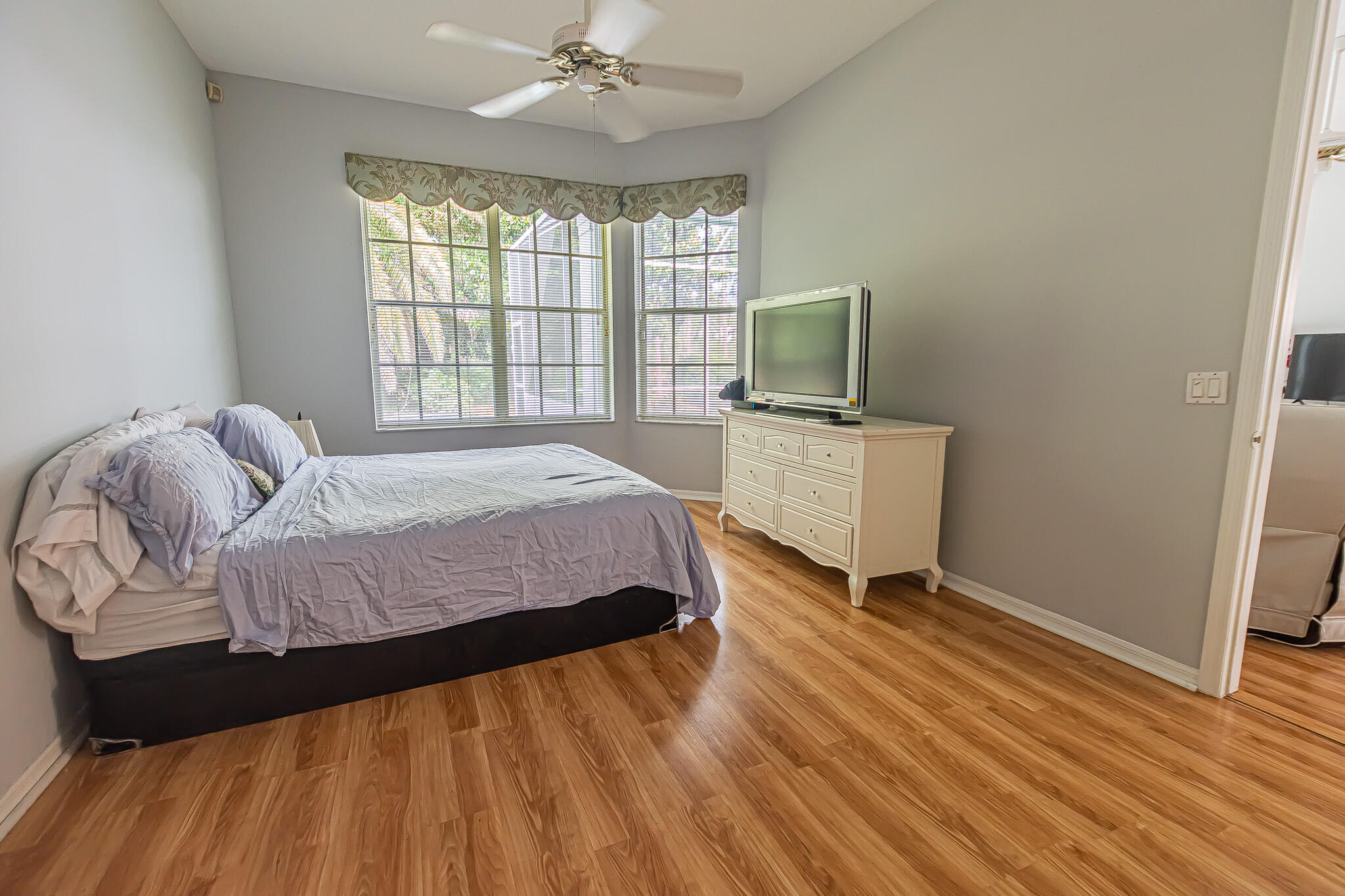 FAIRWAY ISLE - Residential