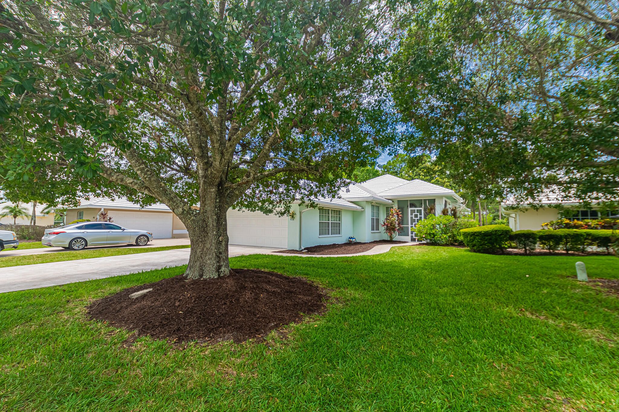 FAIRWAY ISLE - Residential
