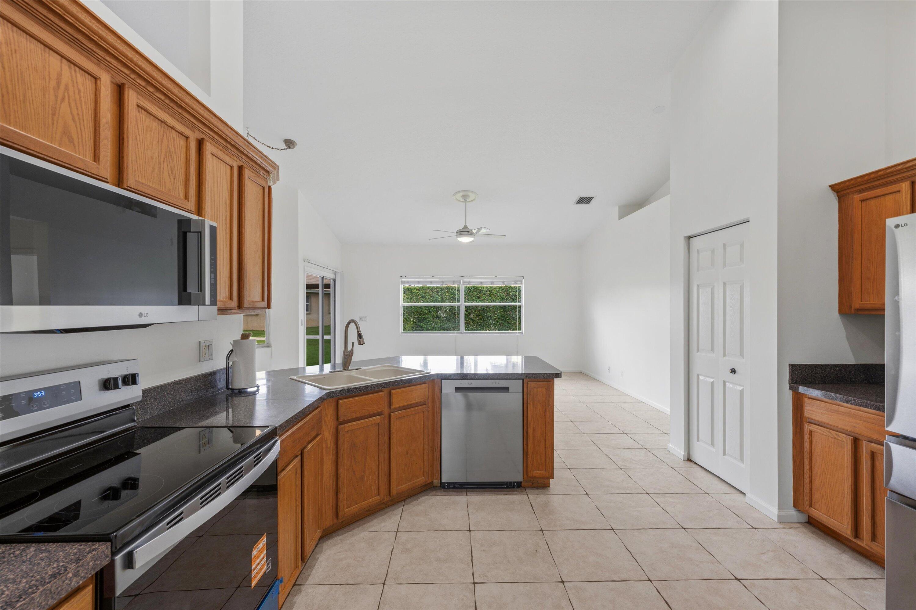 ESTATES OF ROYAL PALM BEACH 5 - Residential Lease