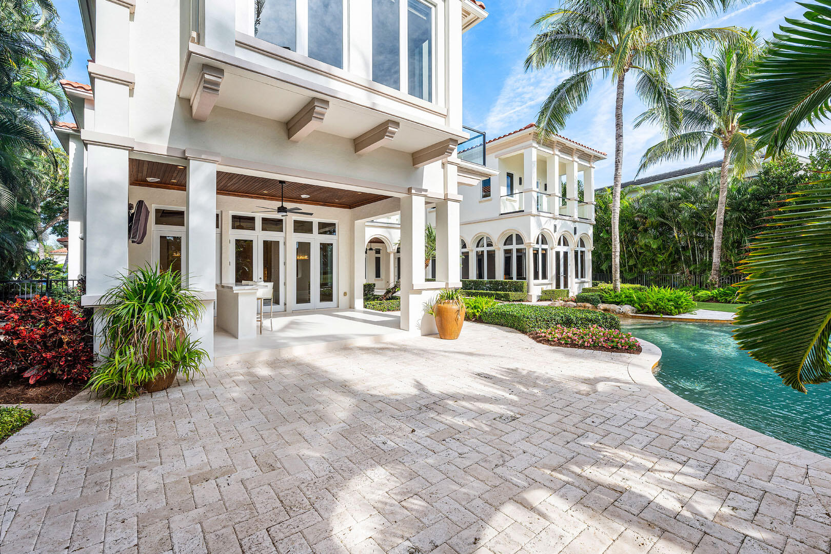 ROYAL PALM YACHT & COUNTRY CLUB - Residential