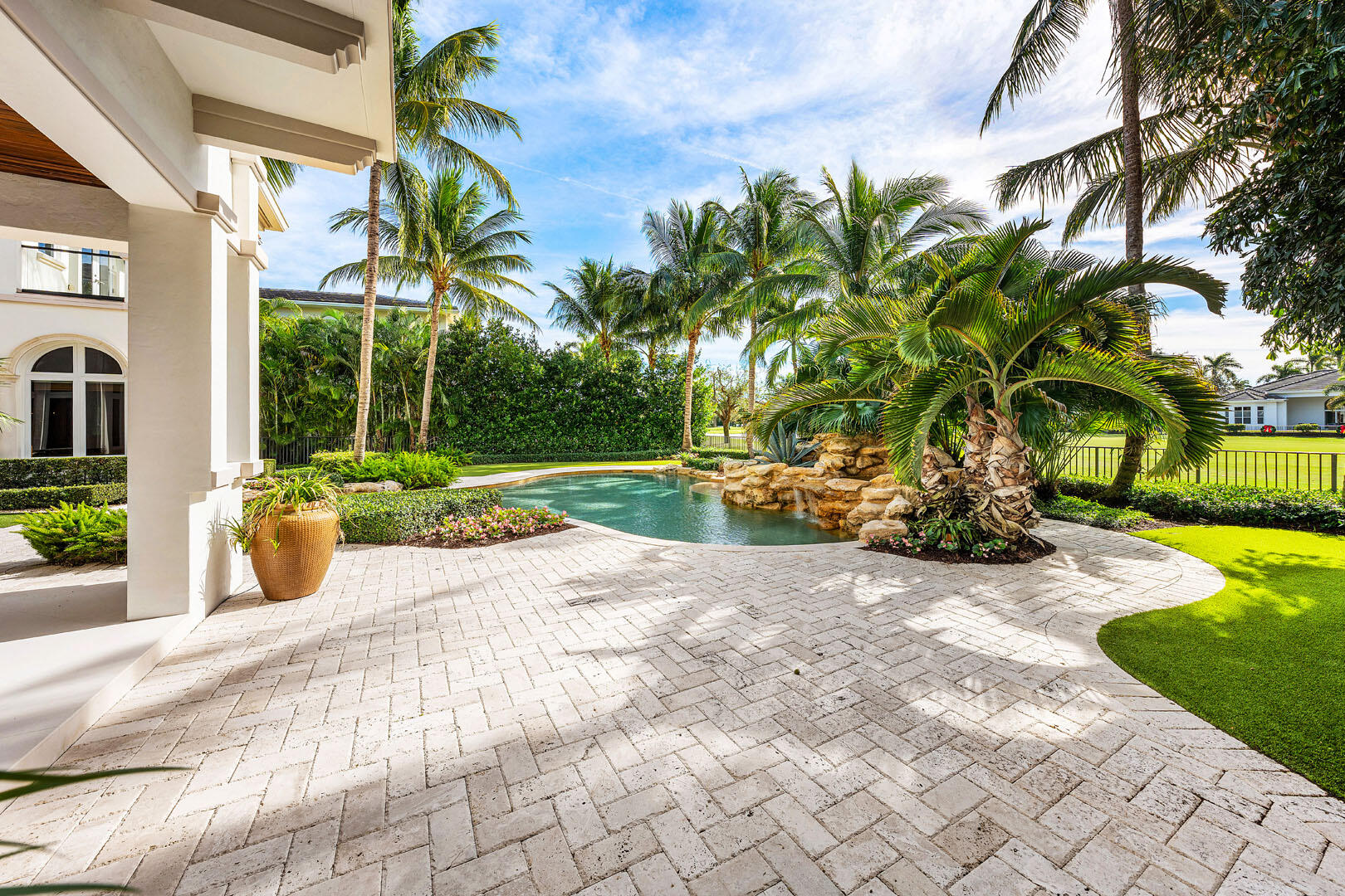 ROYAL PALM YACHT & COUNTRY CLUB - Residential