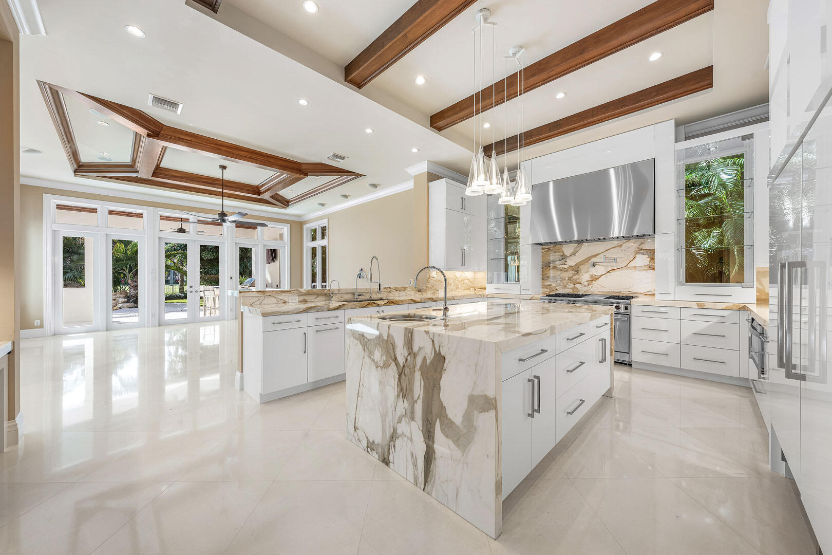 ROYAL PALM YACHT & COUNTRY CLUB - Residential