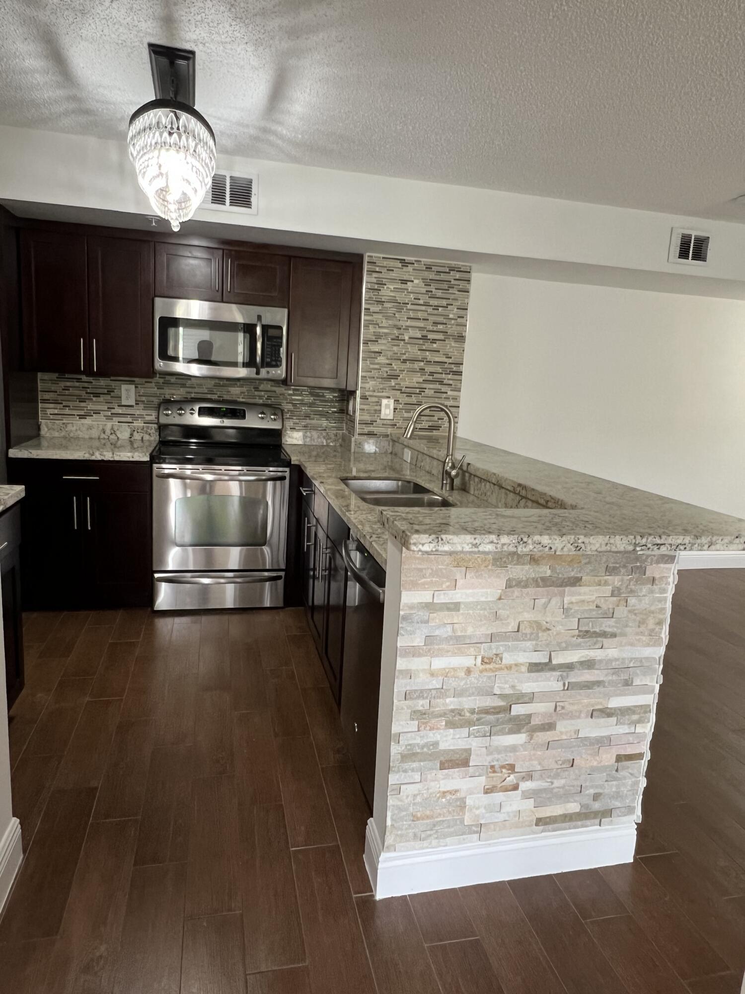 ROYAL GRAND CONDO - Residential