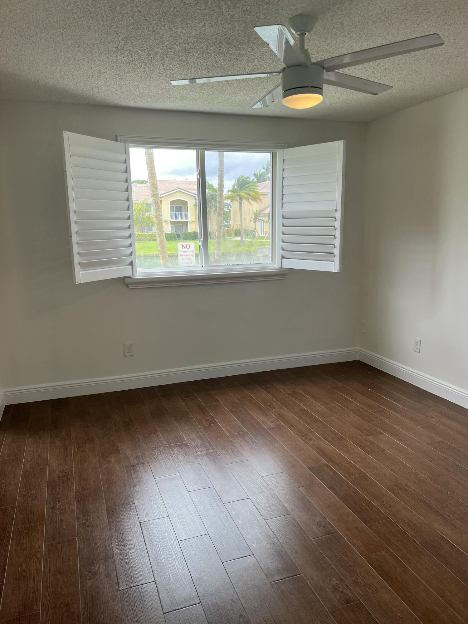 ROYAL GRAND CONDO - Residential