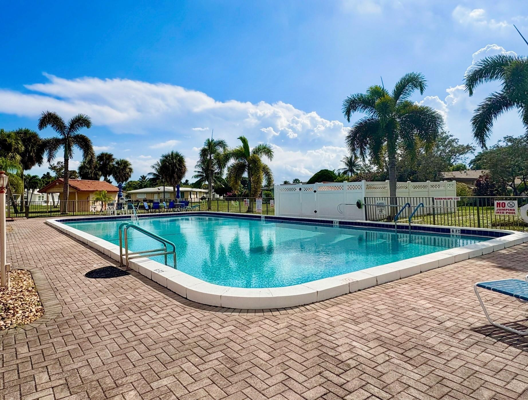 MAINLANDS OF TAMARAC LAKES - Residential Lease