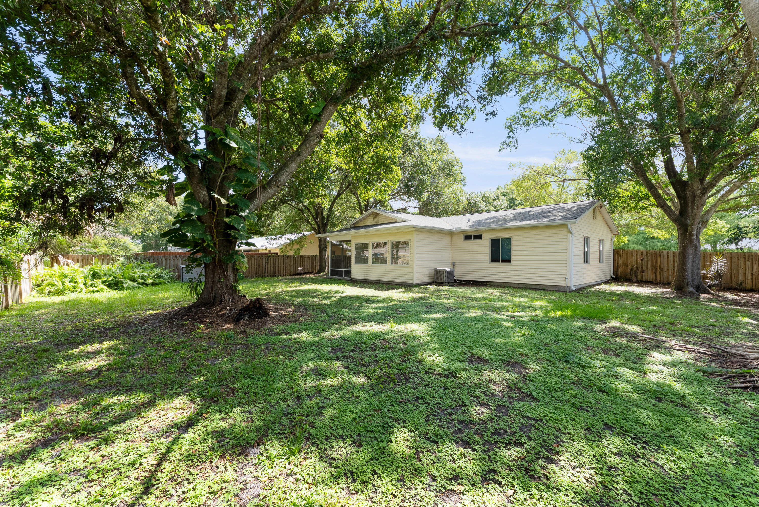MALALUKA GARDENS - Residential