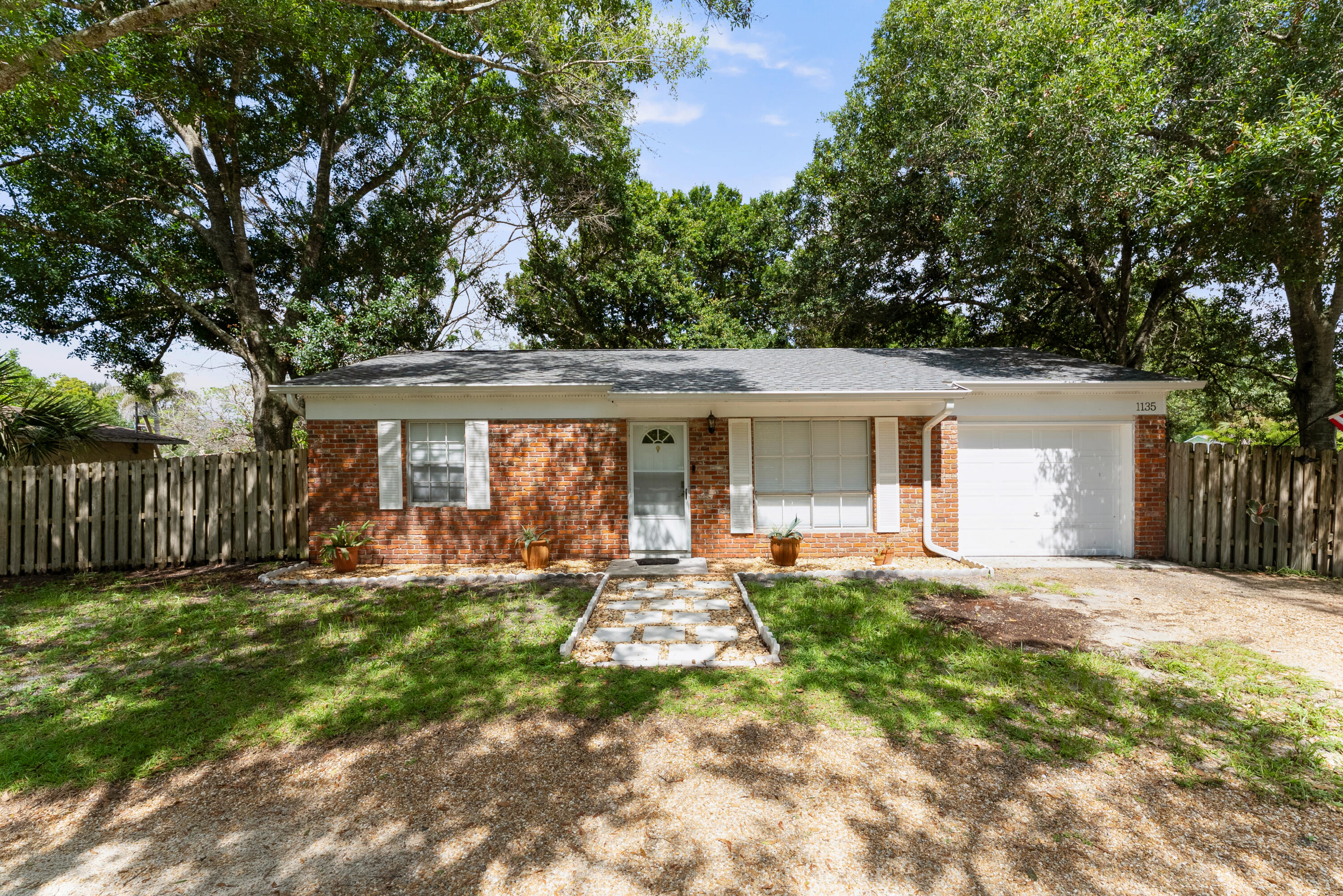 MALALUKA GARDENS - Residential