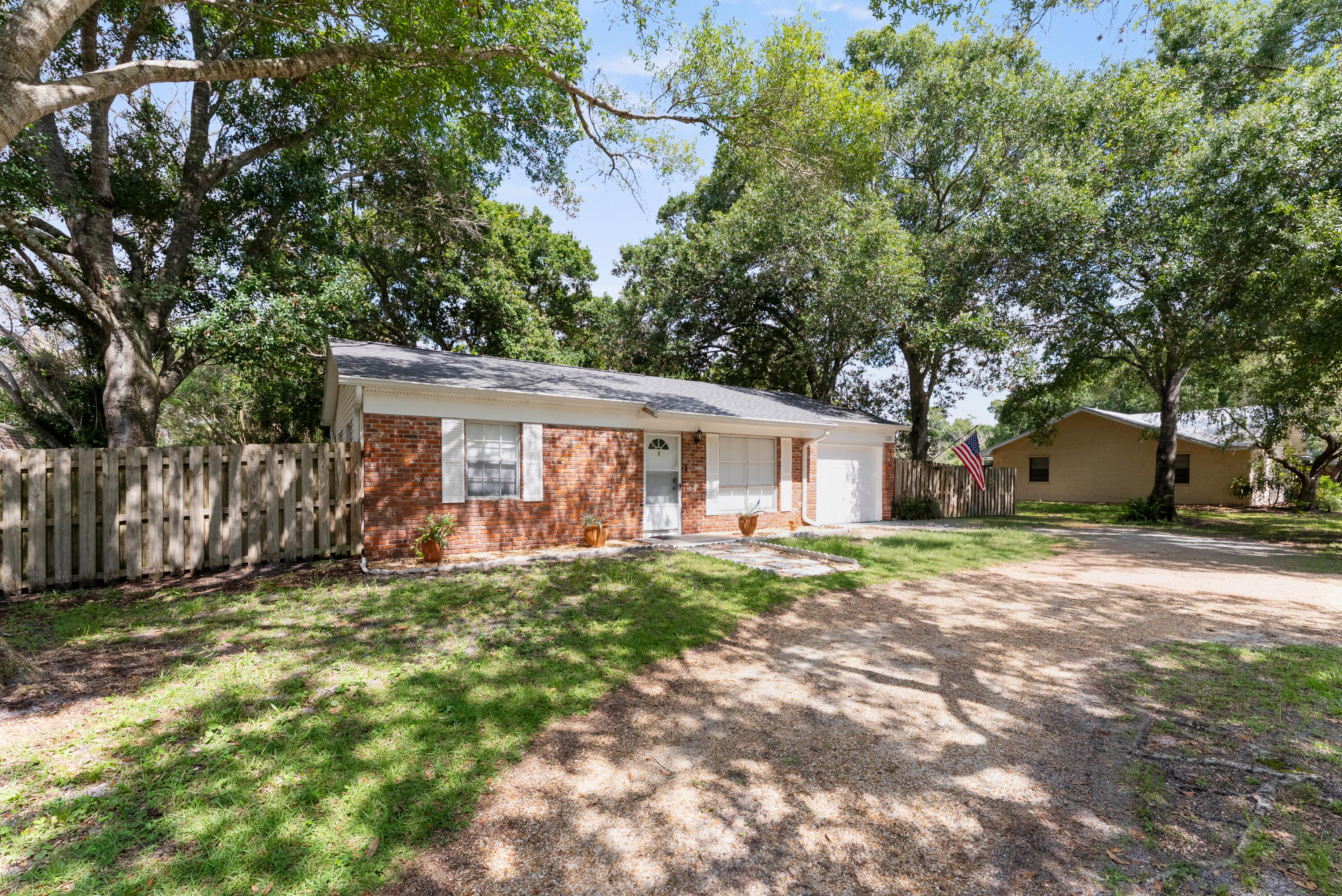 MALALUKA GARDENS - Residential
