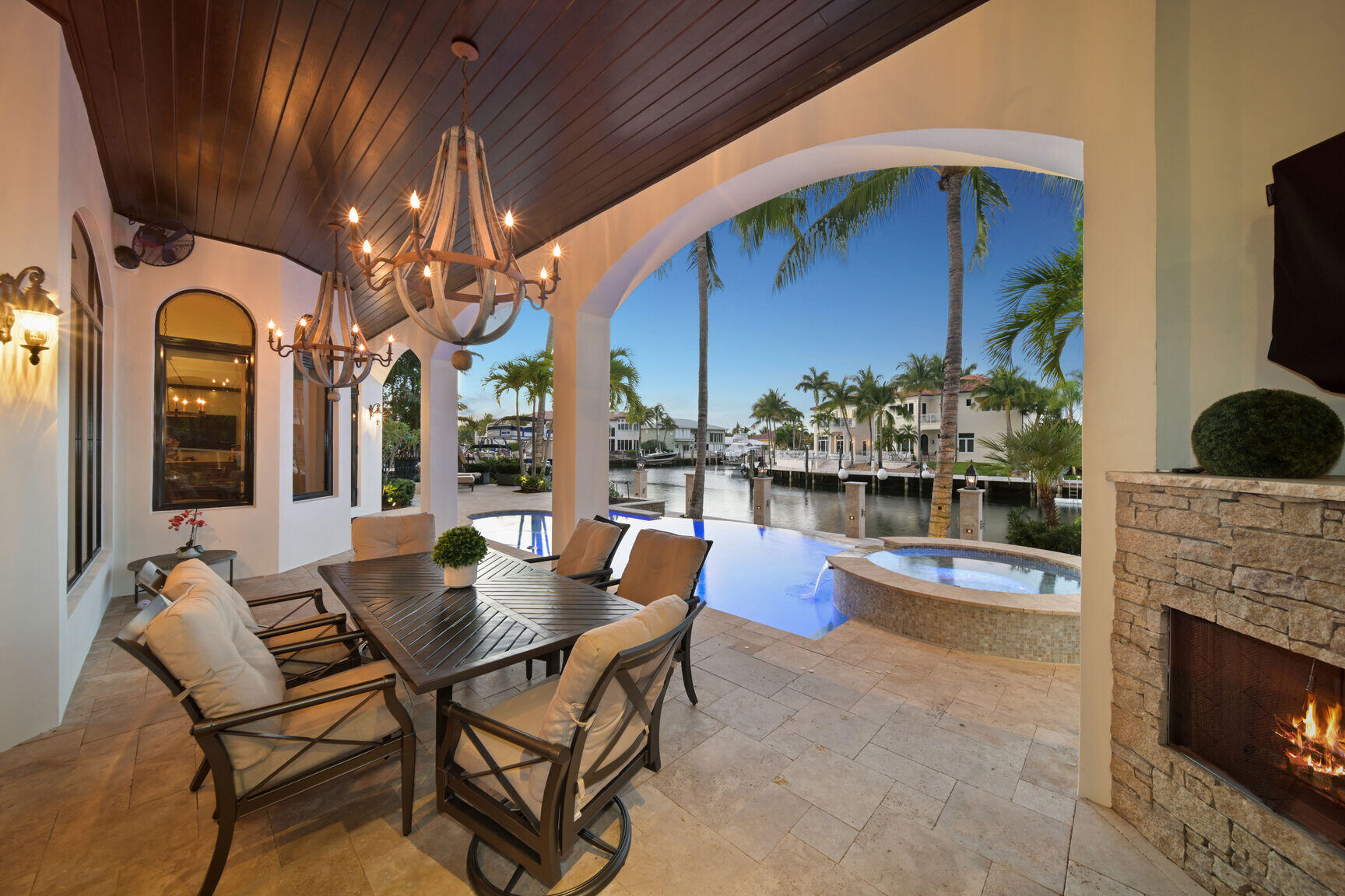VENETIAN ISLES 1ST SEC - Residential