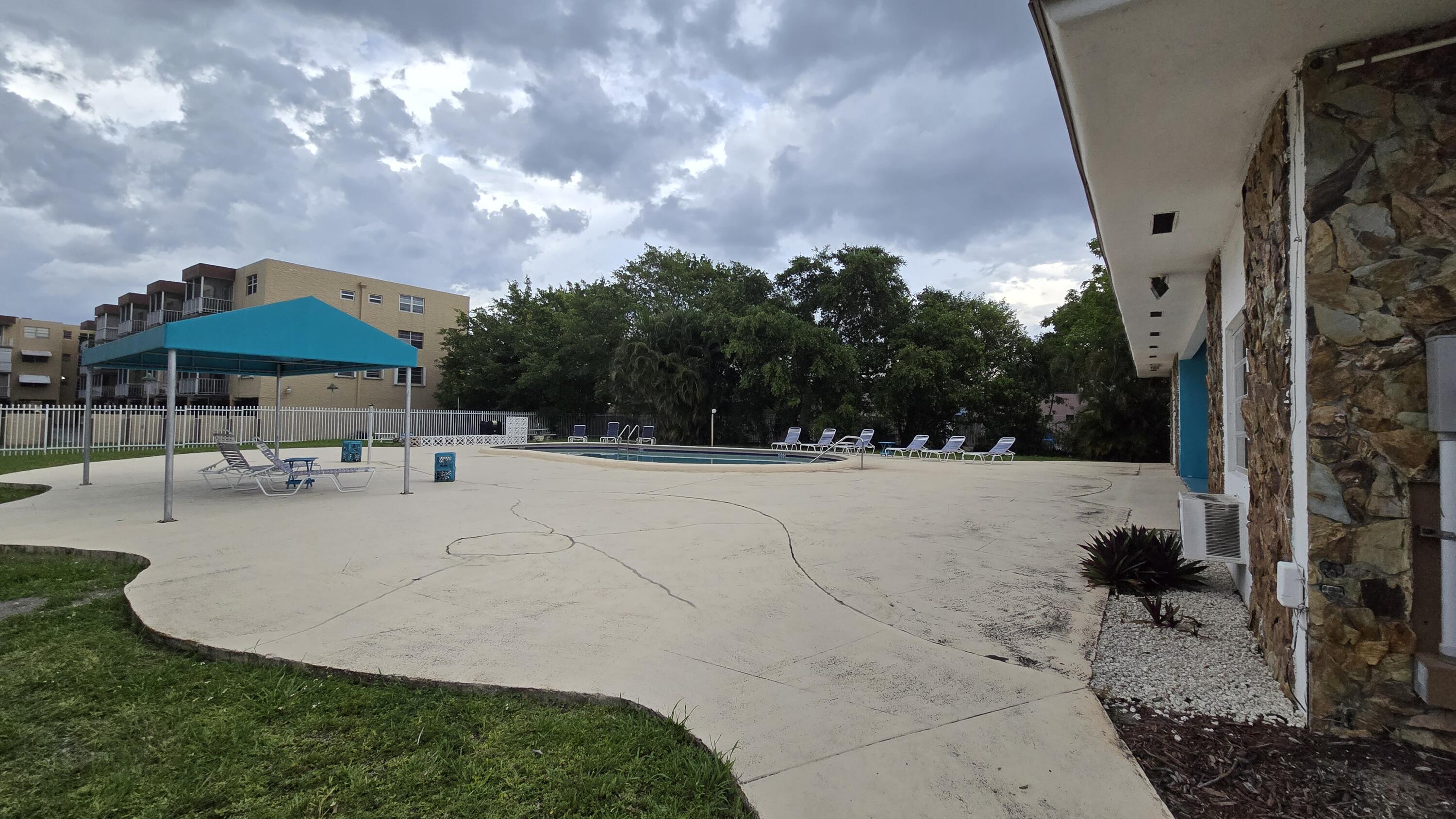 TALLWOOD WEST CONDO - Residential