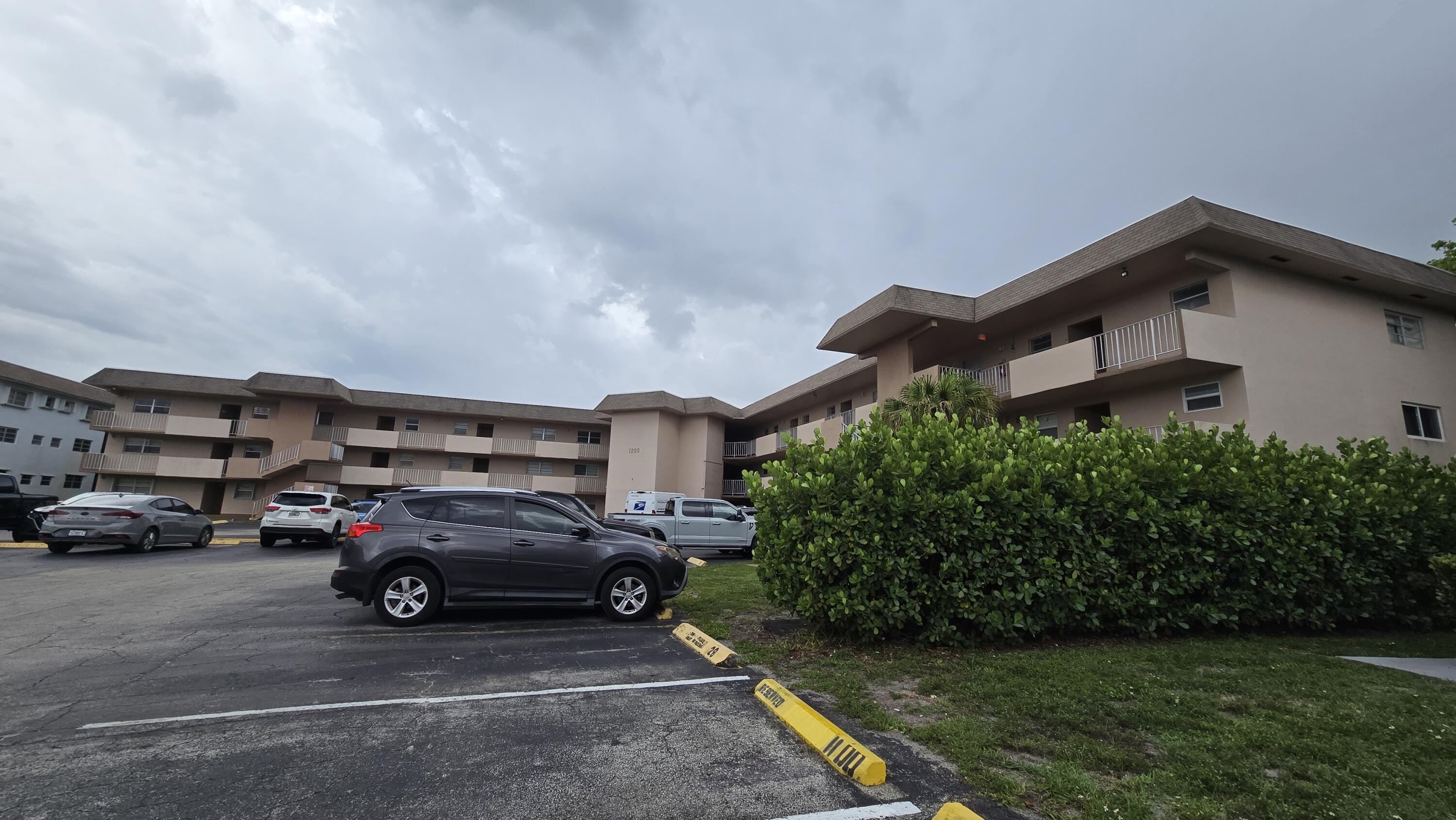 TALLWOOD WEST CONDO - Residential