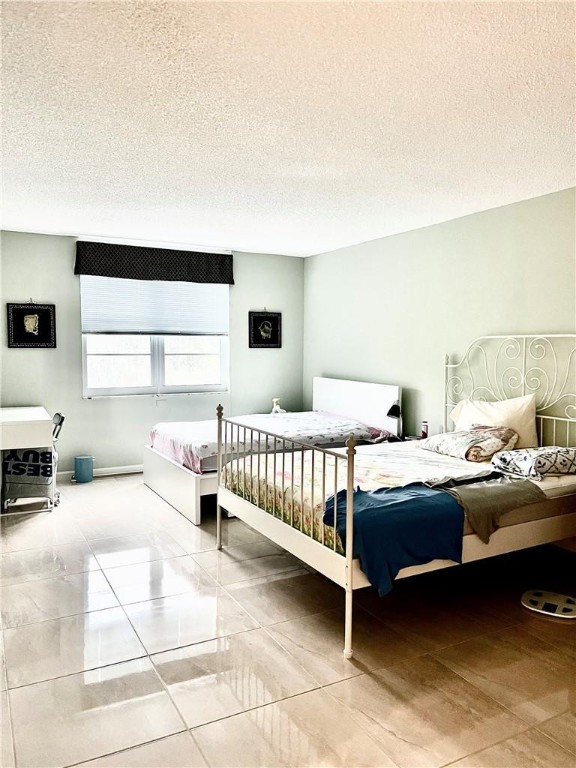 Imperial Point Condo - Residential