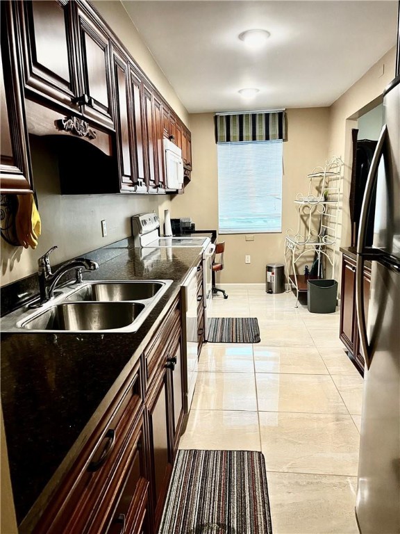 Imperial Point Condo - Residential