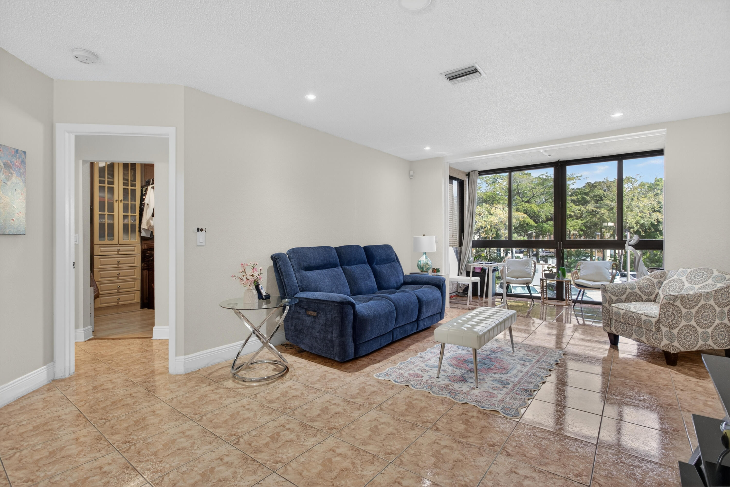 BAYVIEW VILLAGE E CONDO - Residential