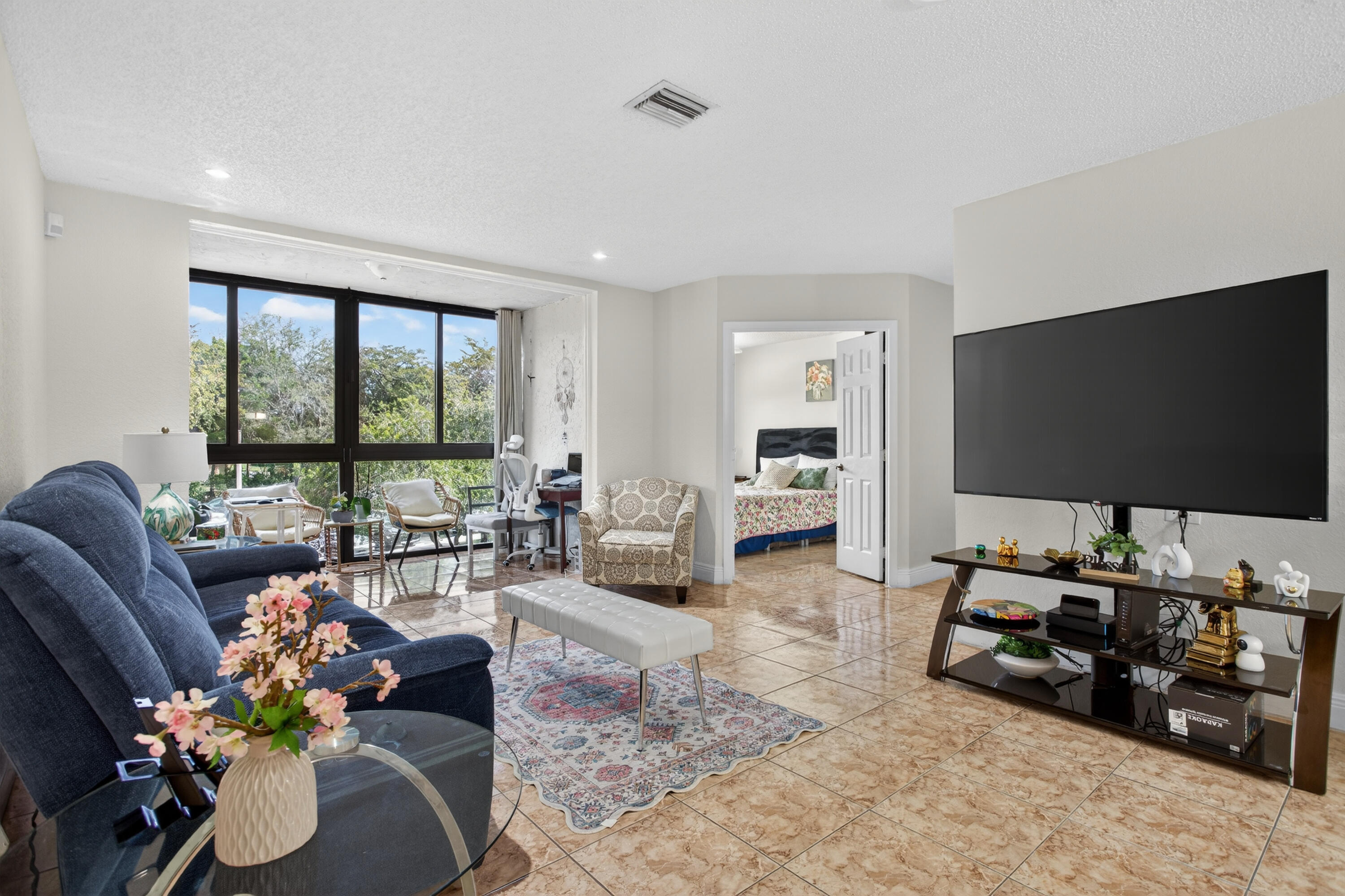BAYVIEW VILLAGE E CONDO - Residential