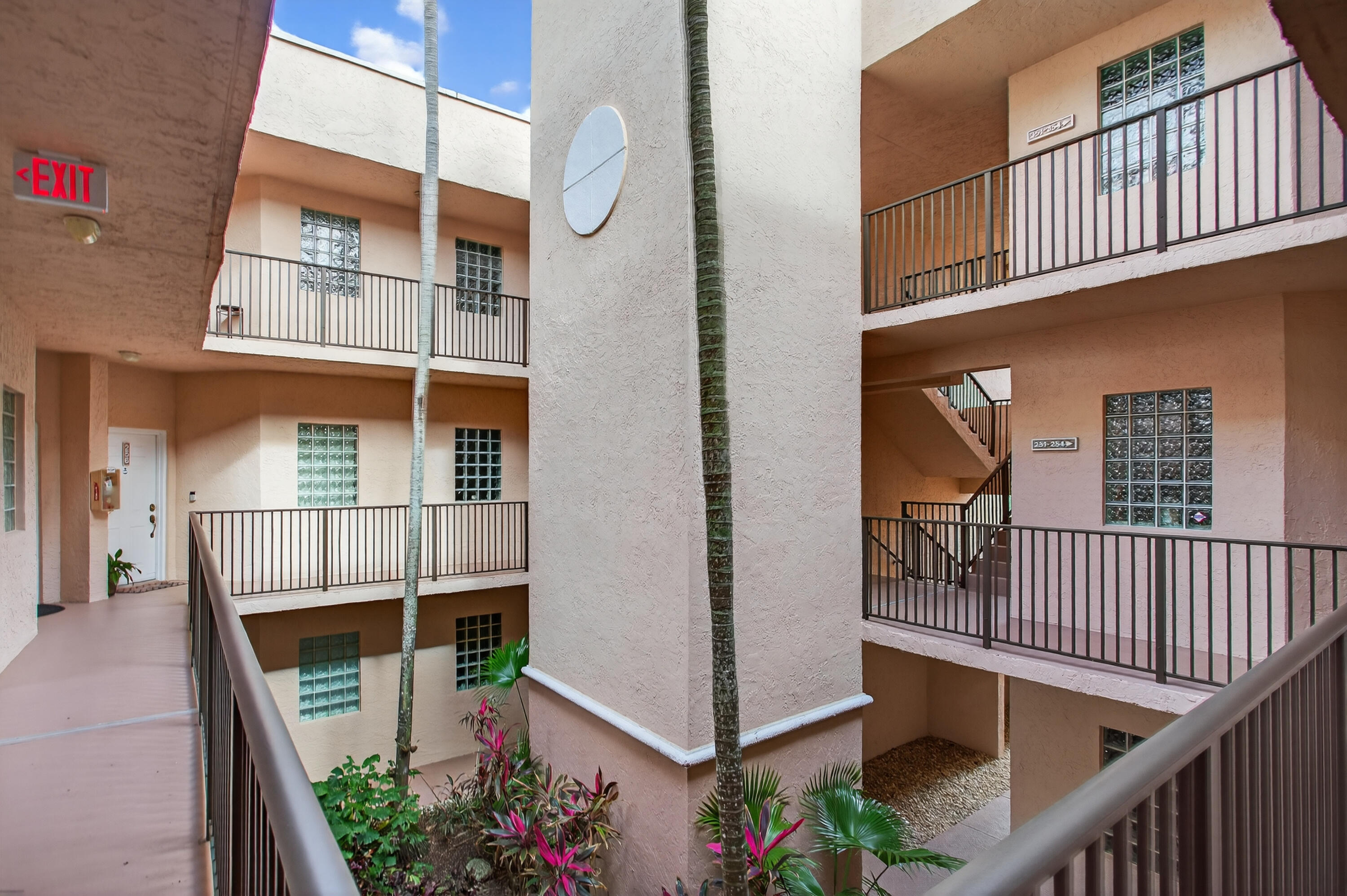 BAYVIEW VILLAGE E CONDO - Residential
