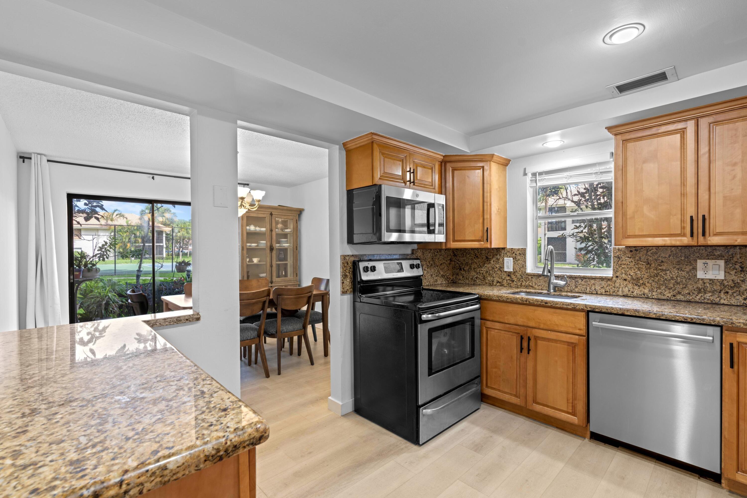 BANYAN COURTS CONDO - Residential
