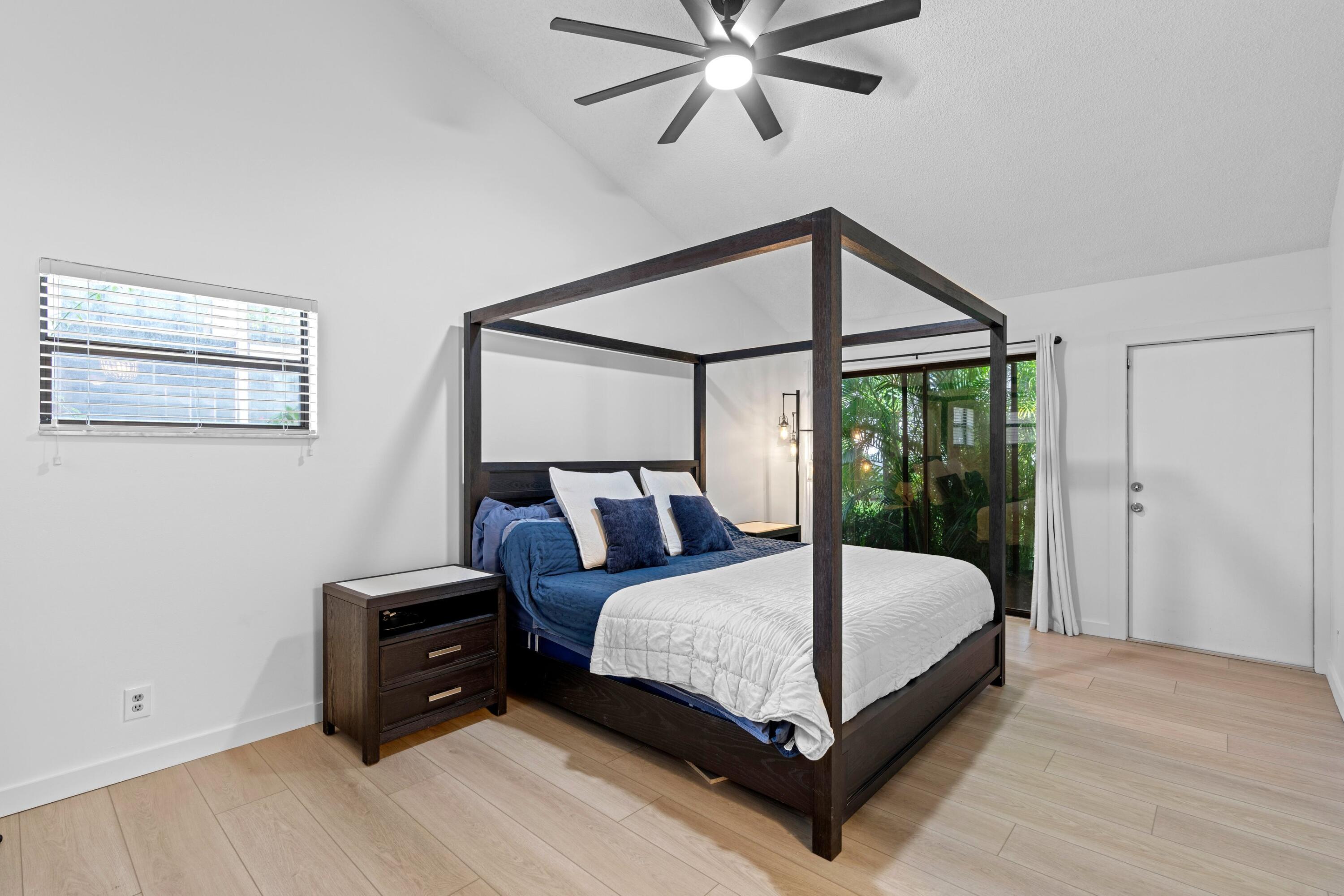 BANYAN COURTS CONDO - Residential