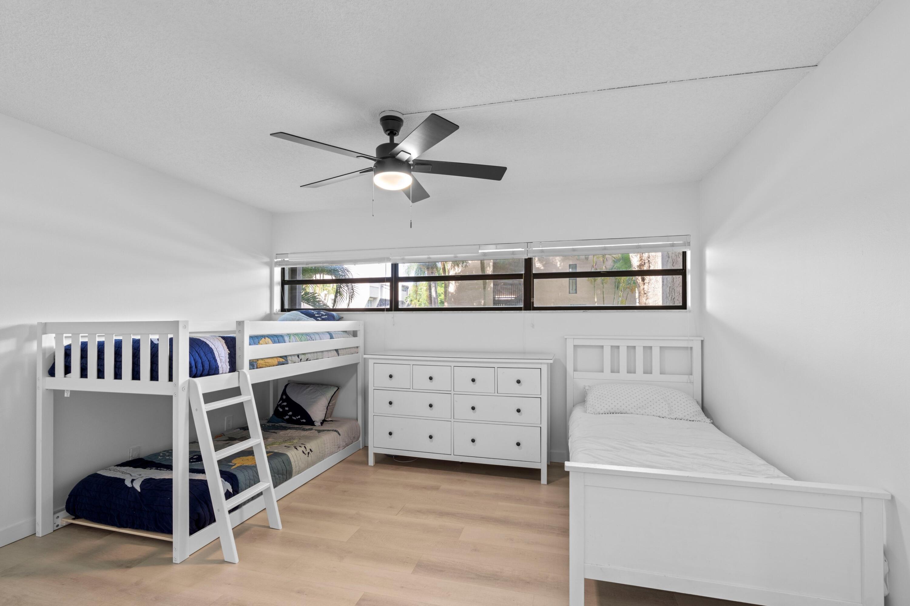 BANYAN COURTS CONDO - Residential