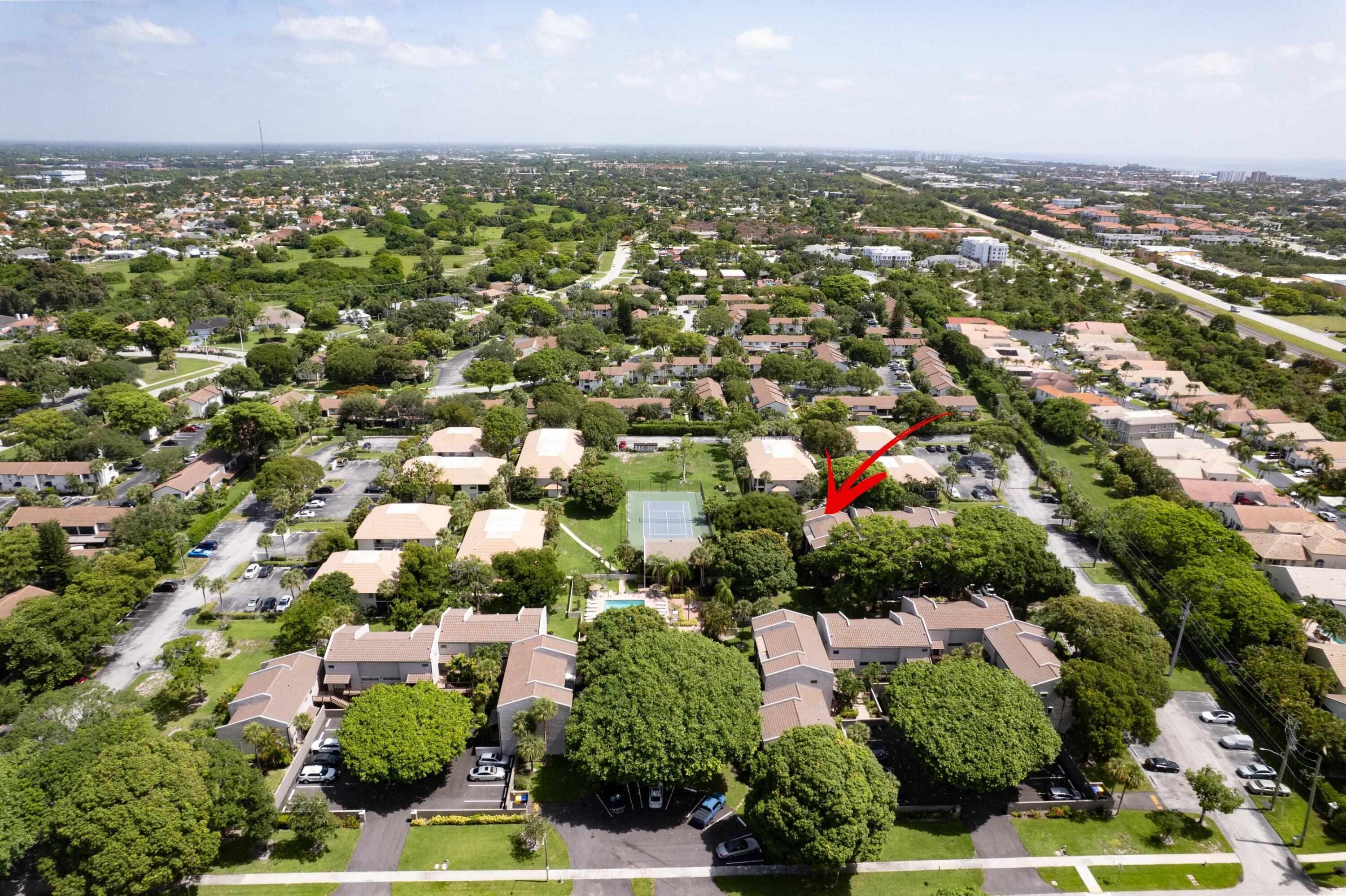 BANYAN COURTS CONDO - Residential