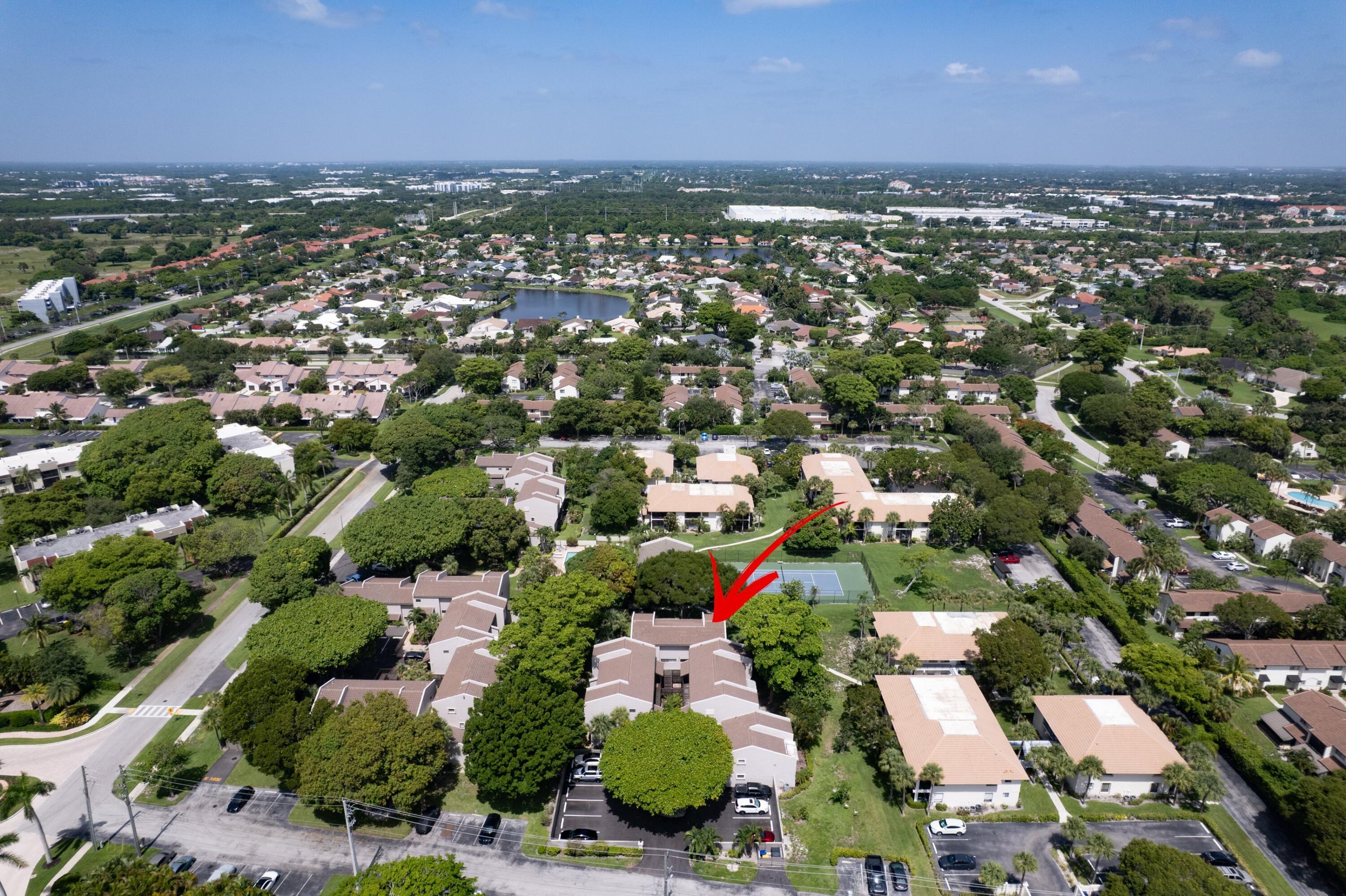 BANYAN COURTS CONDO - Residential