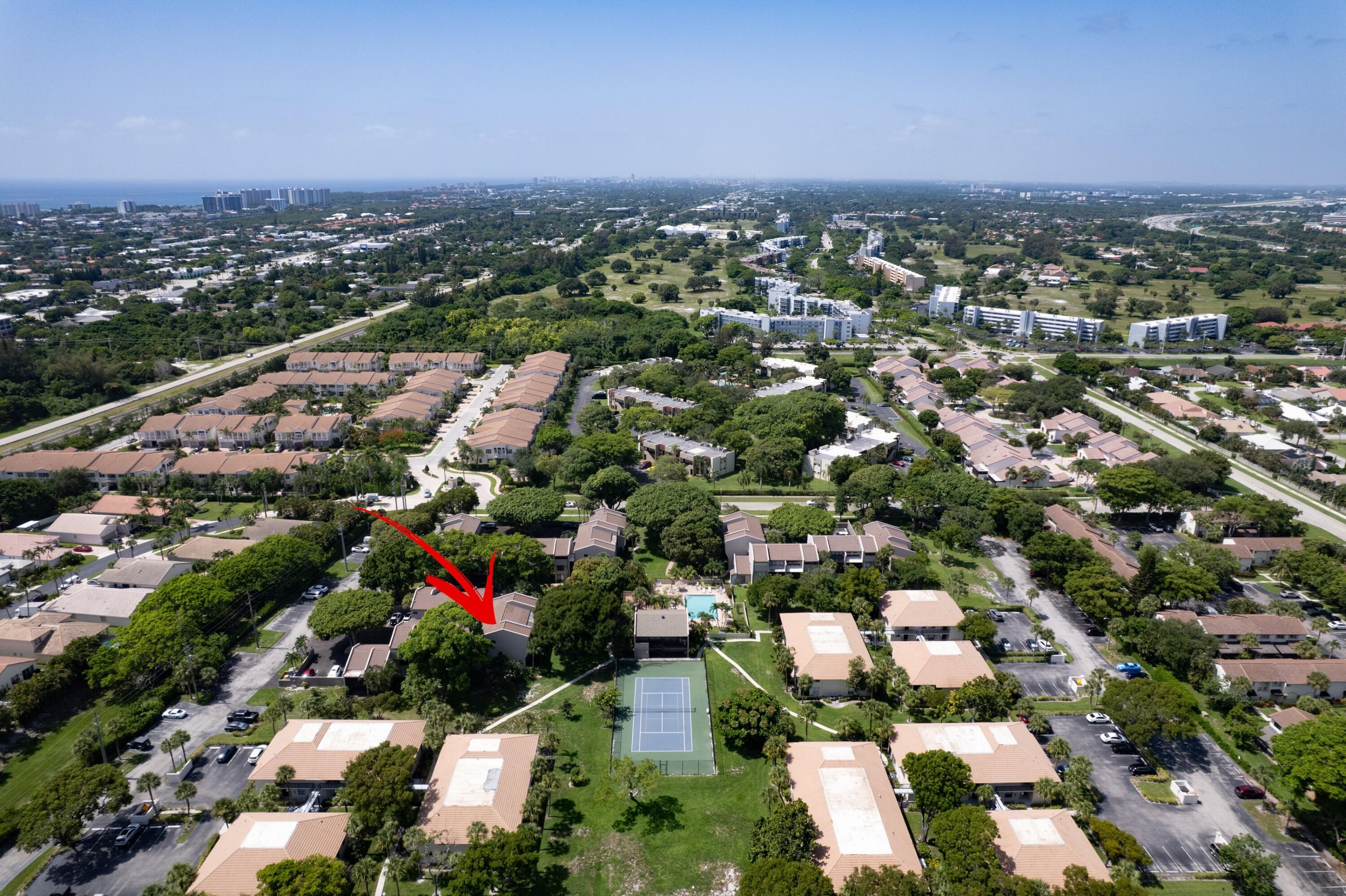 BANYAN COURTS CONDO - Residential