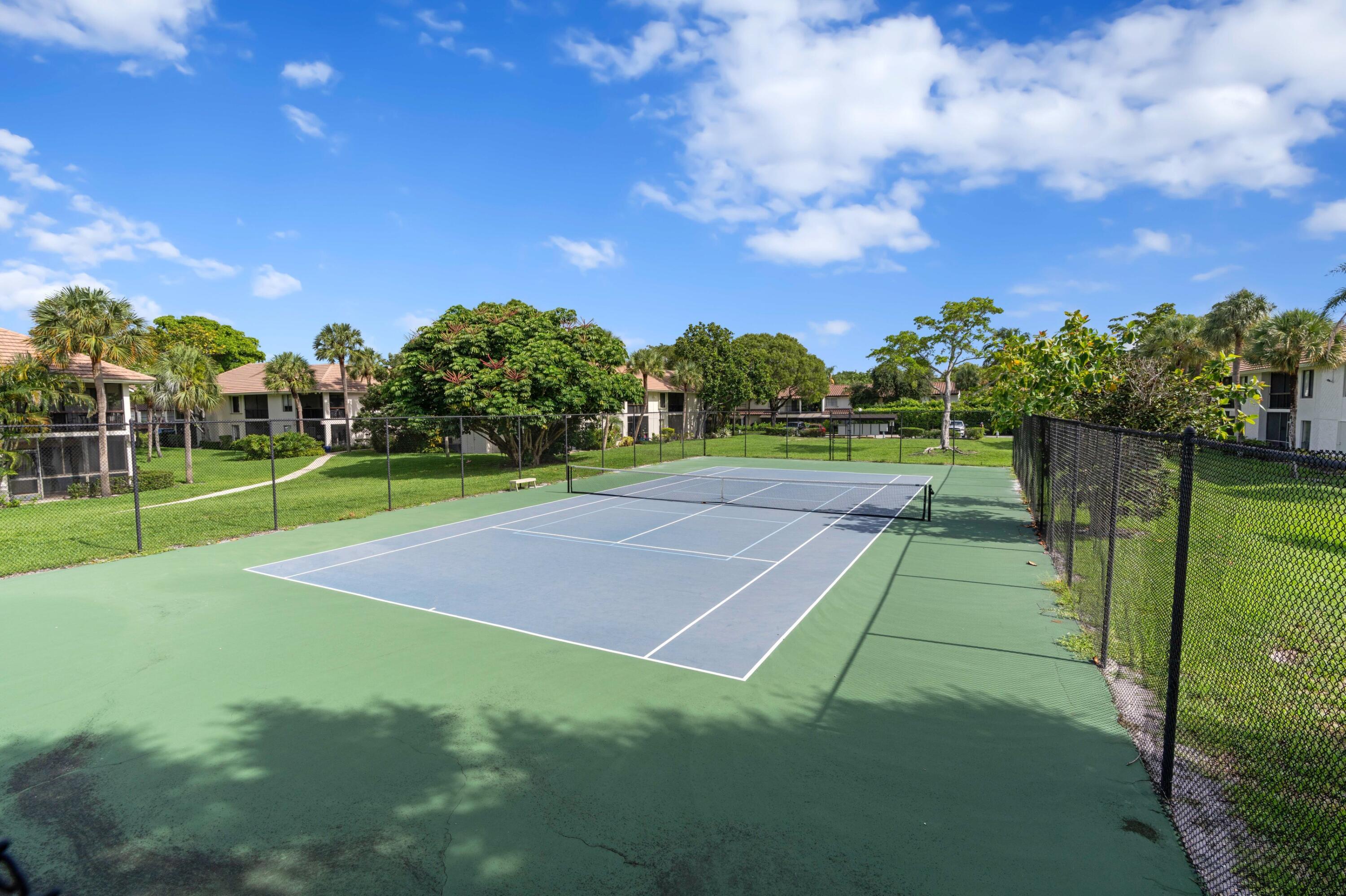 BANYAN COURTS CONDO - Residential