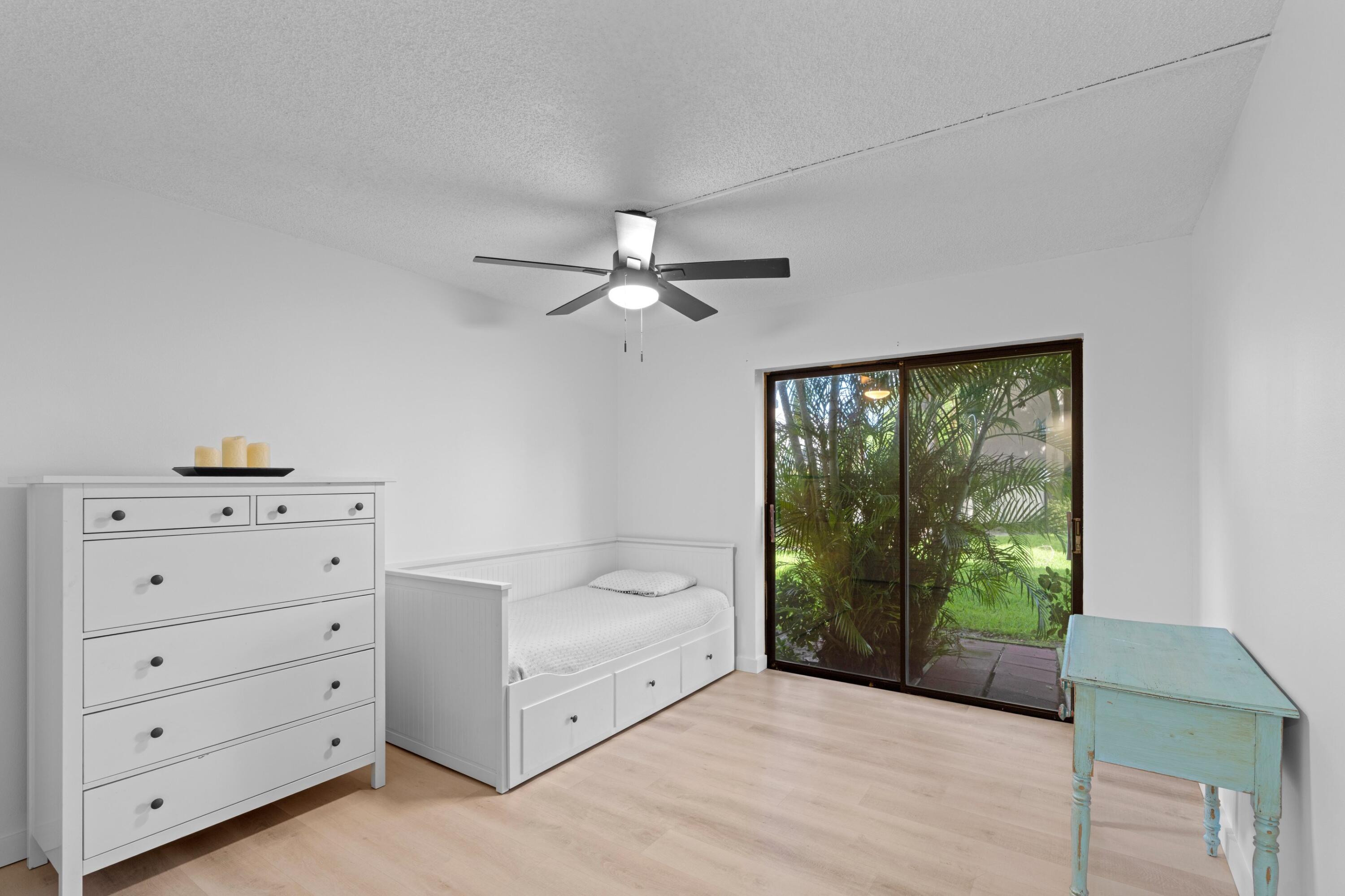 BANYAN COURTS CONDO - Residential