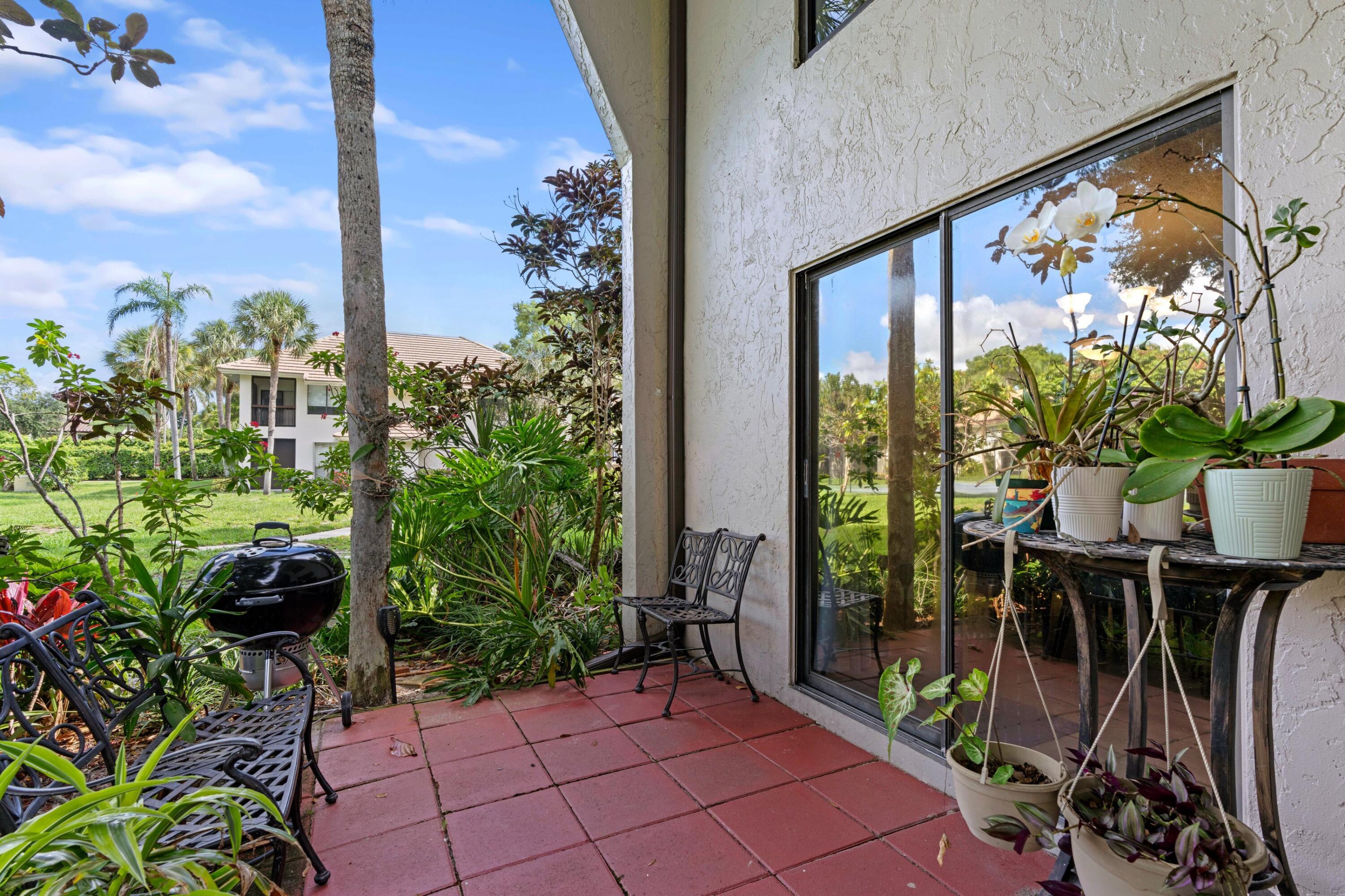 BANYAN COURTS CONDO - Residential