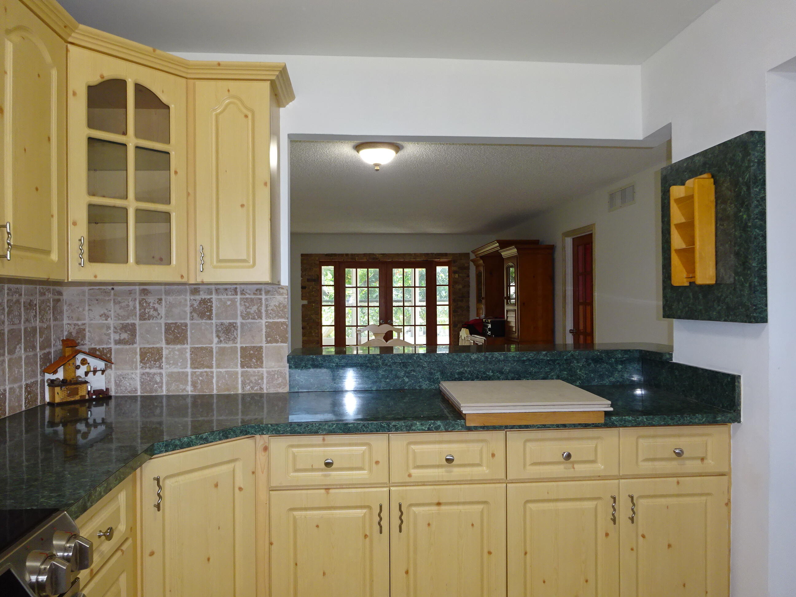 APPLEGREEN CONDO APTS 1 - Residential Lease