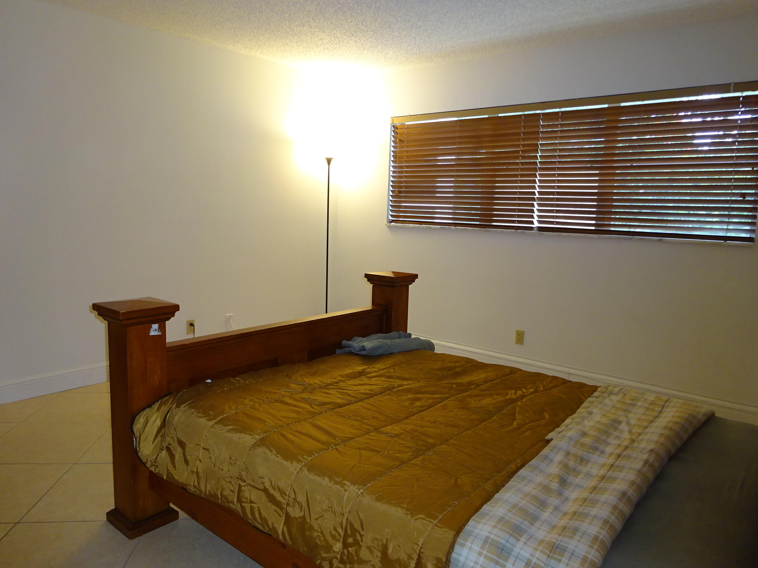 APPLEGREEN CONDO APTS 1 - Residential Lease