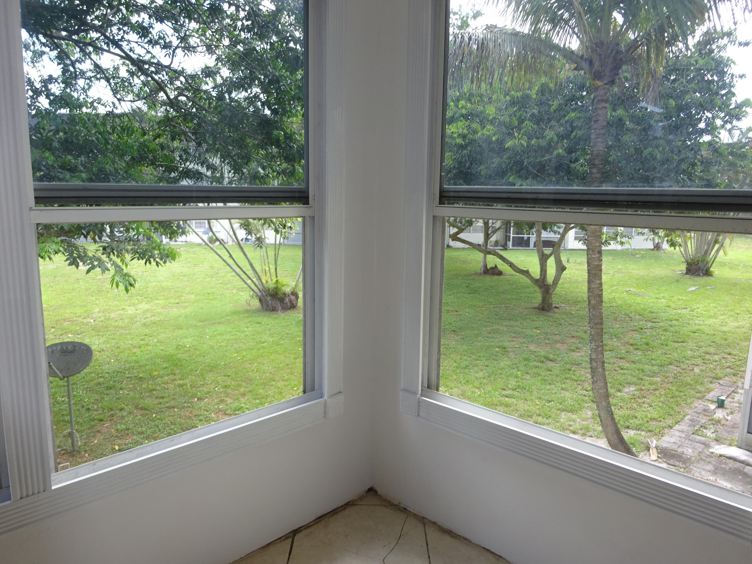APPLEGREEN CONDO APTS 1 - Residential Lease