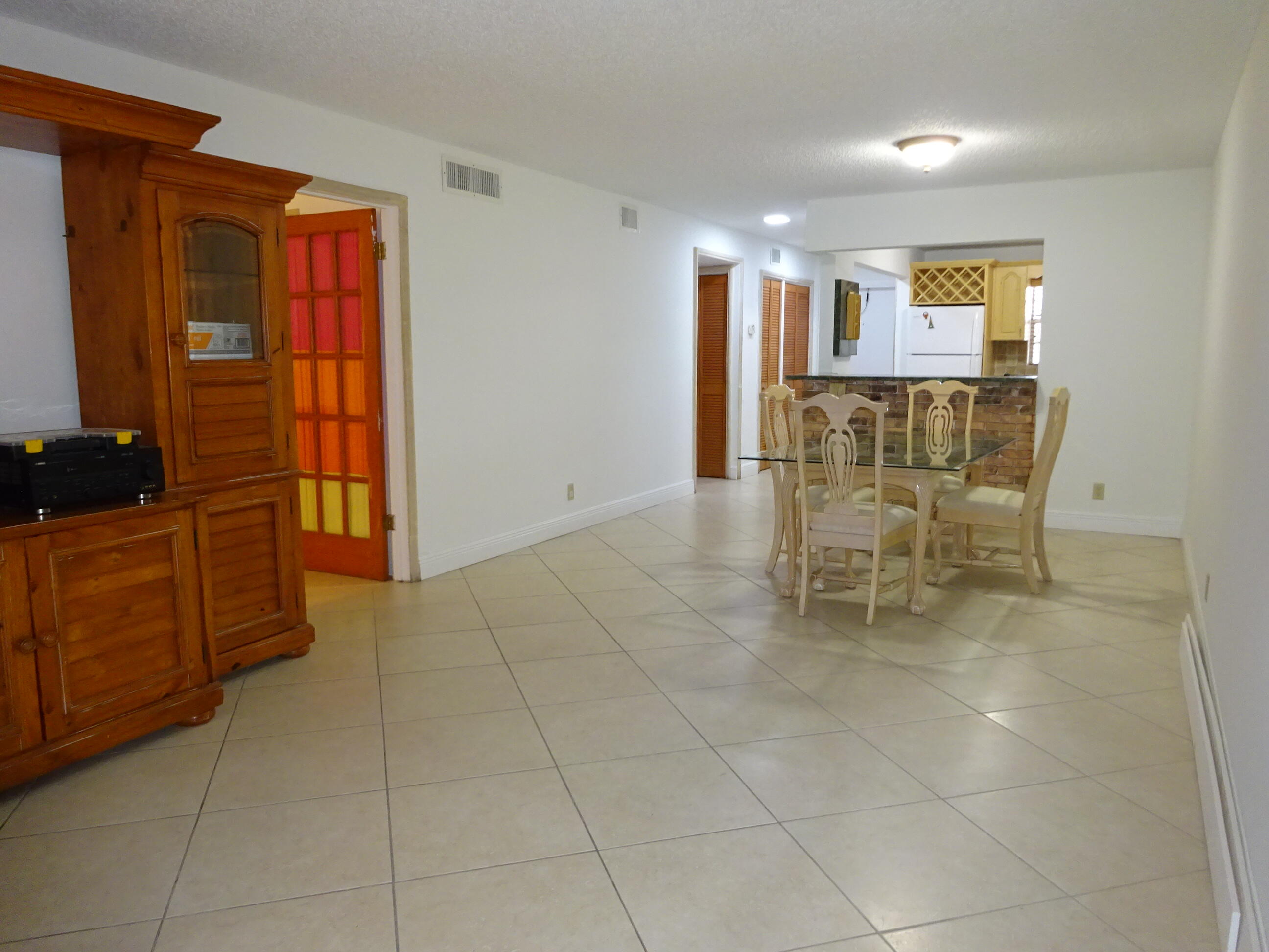 APPLEGREEN CONDO APTS 1 - Residential Lease